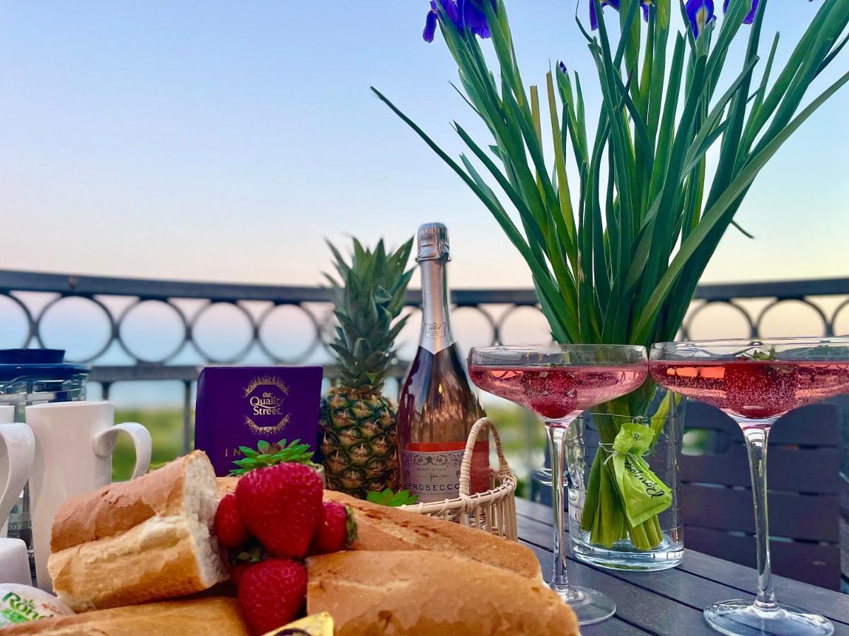 The Mermaids Watch Pendine Dog Friendly With Cymru Holidays Exteriör bild